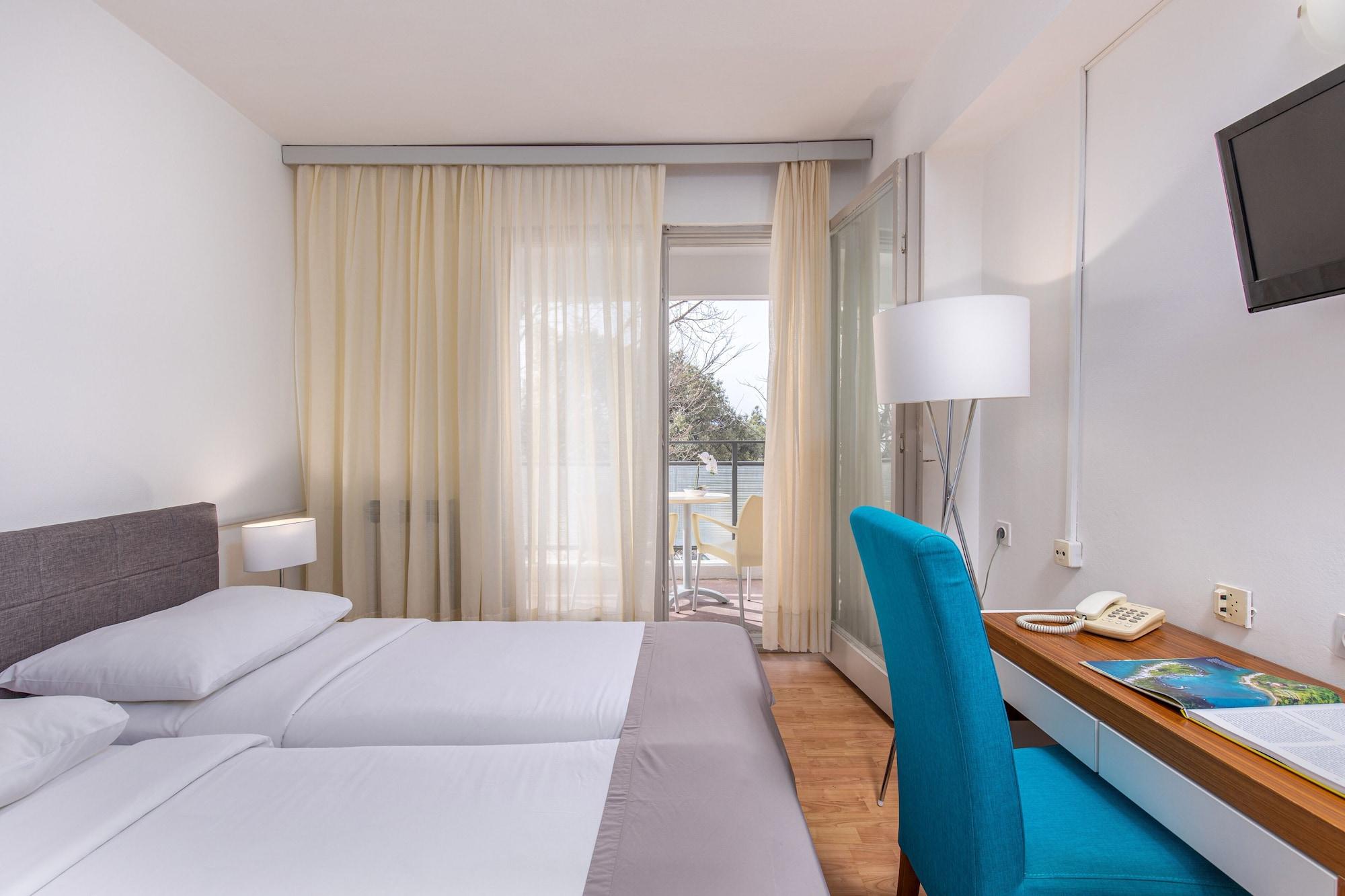 Hotel Zagreb Цриквеница Экстерьер фото