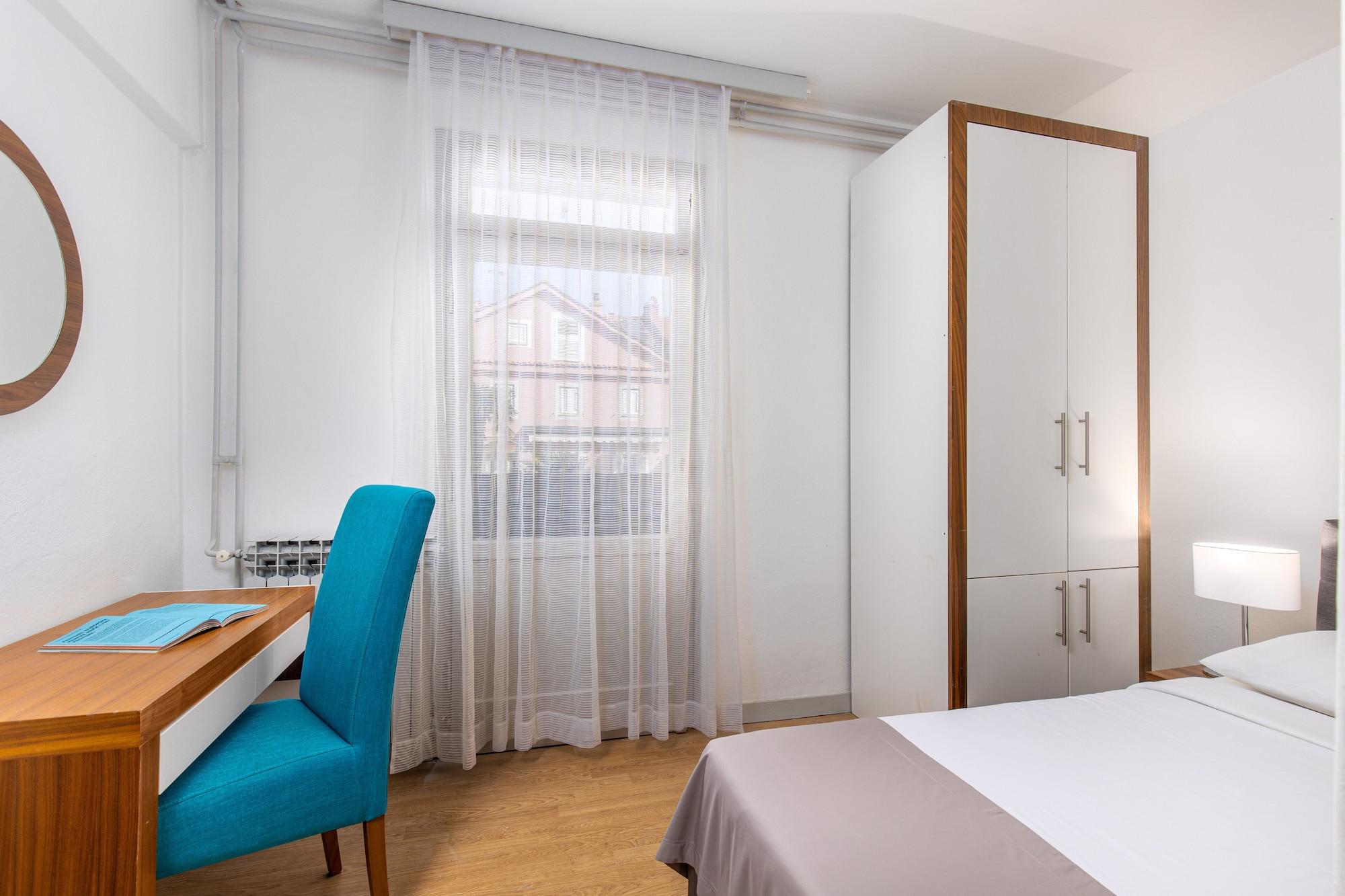 Hotel Zagreb Цриквеница Экстерьер фото