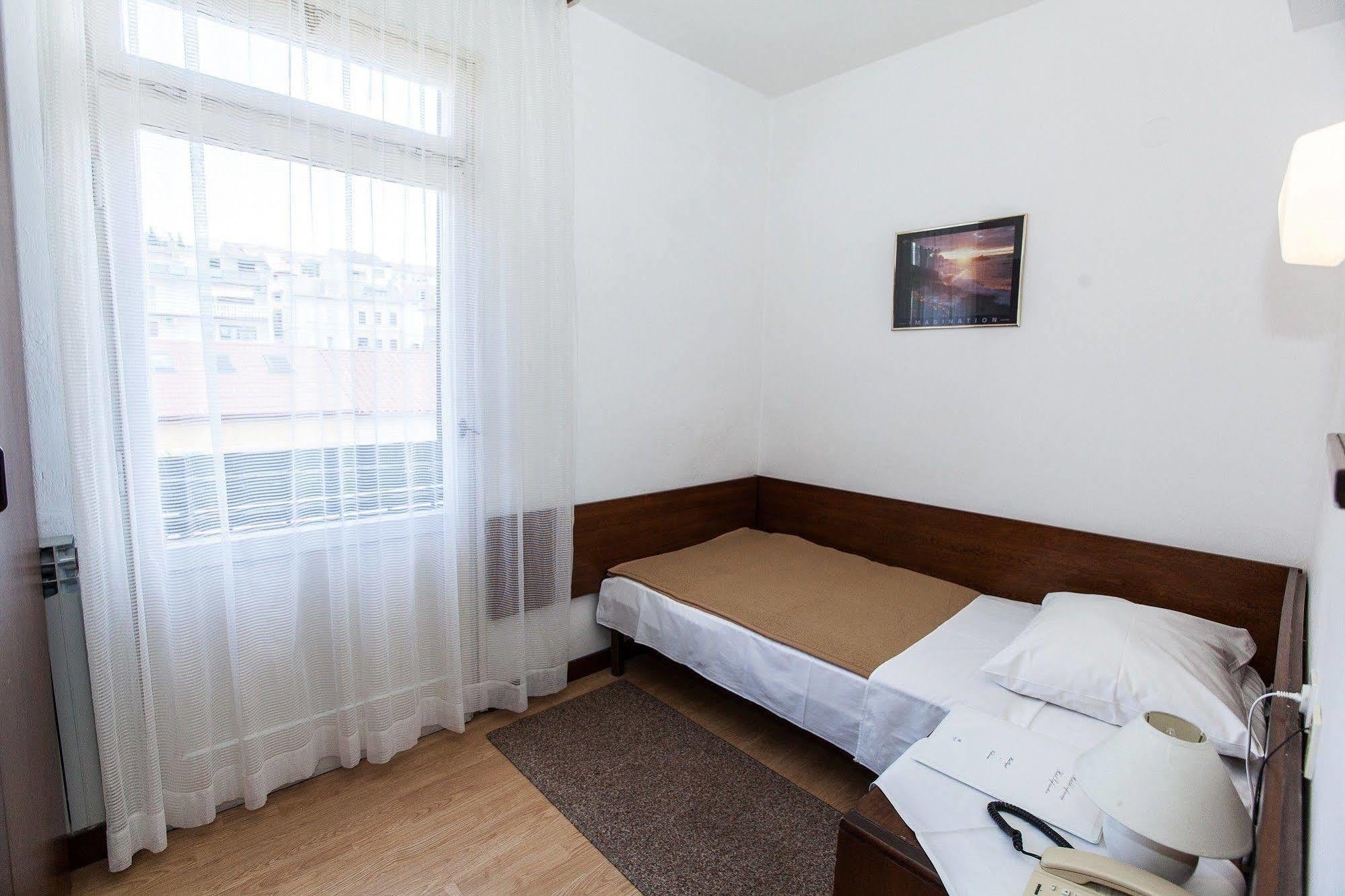 Hotel Zagreb Цриквеница Экстерьер фото